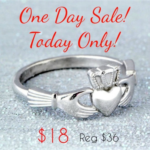 Jewelry - *FLASH SALE! TODAY ONLY!* Simple Claddagh Ring